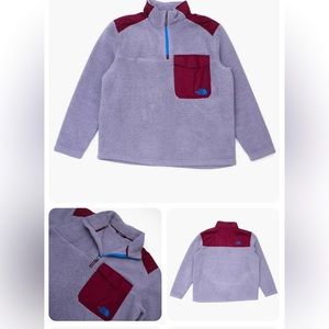 Like new North Face sherpa/fleece half zip pull over sweater.